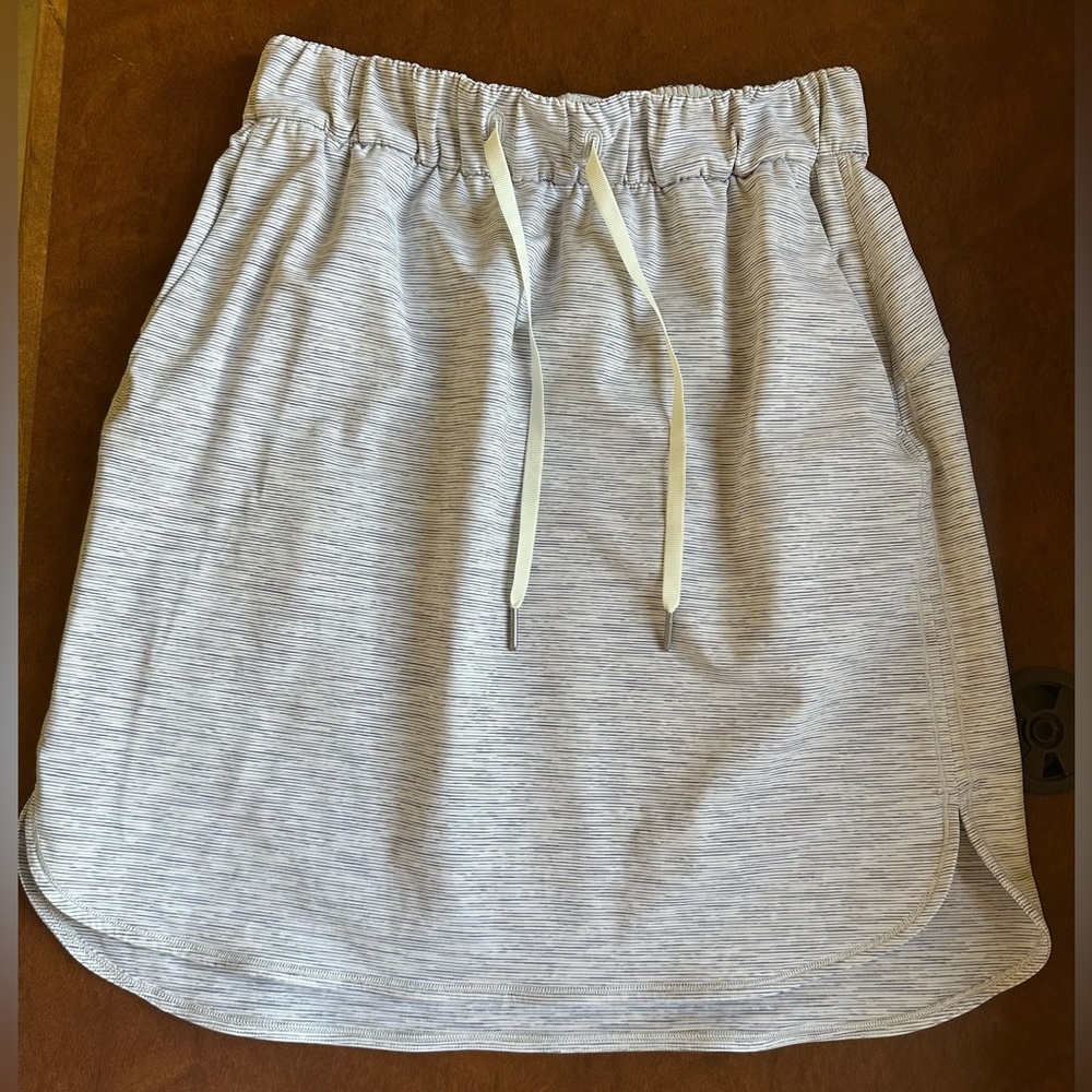 Lululemon On the Fly Skirt - Picture 3 of 7